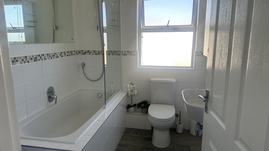 To Let 3 Bedroom Property for Rent in Big Bay Western Cape